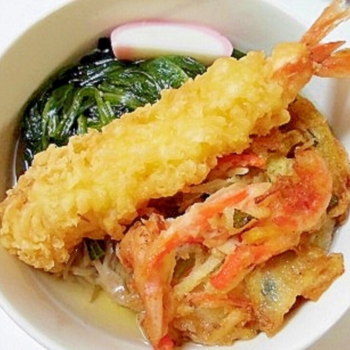 海老天とかき揚げと小松菜とかまぼこで あったか蕎麦